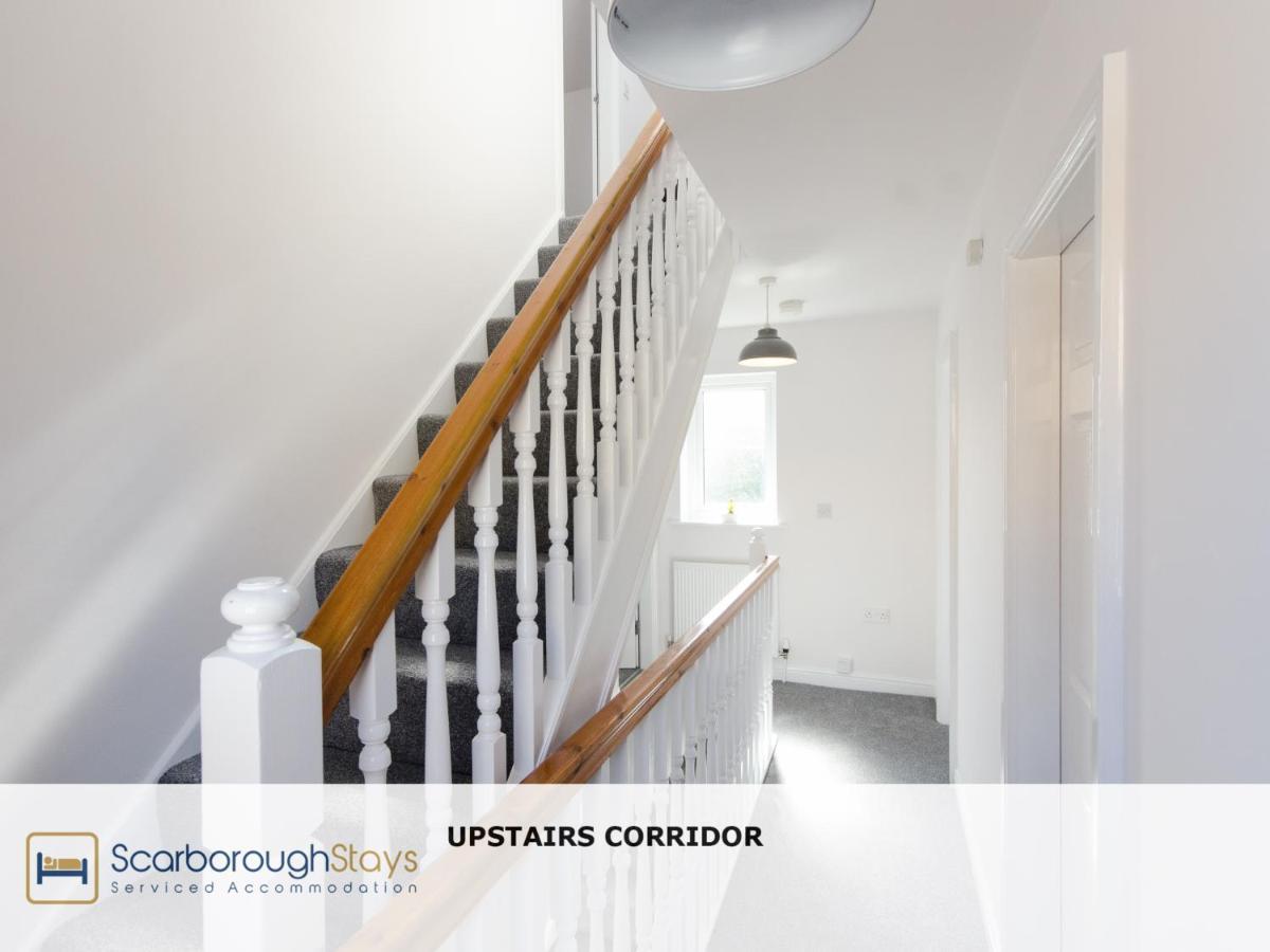 Candler Lodge - 3 Bedroom Townhouse With Parking - Patio Area & Seating Scarborough Kültér fotó