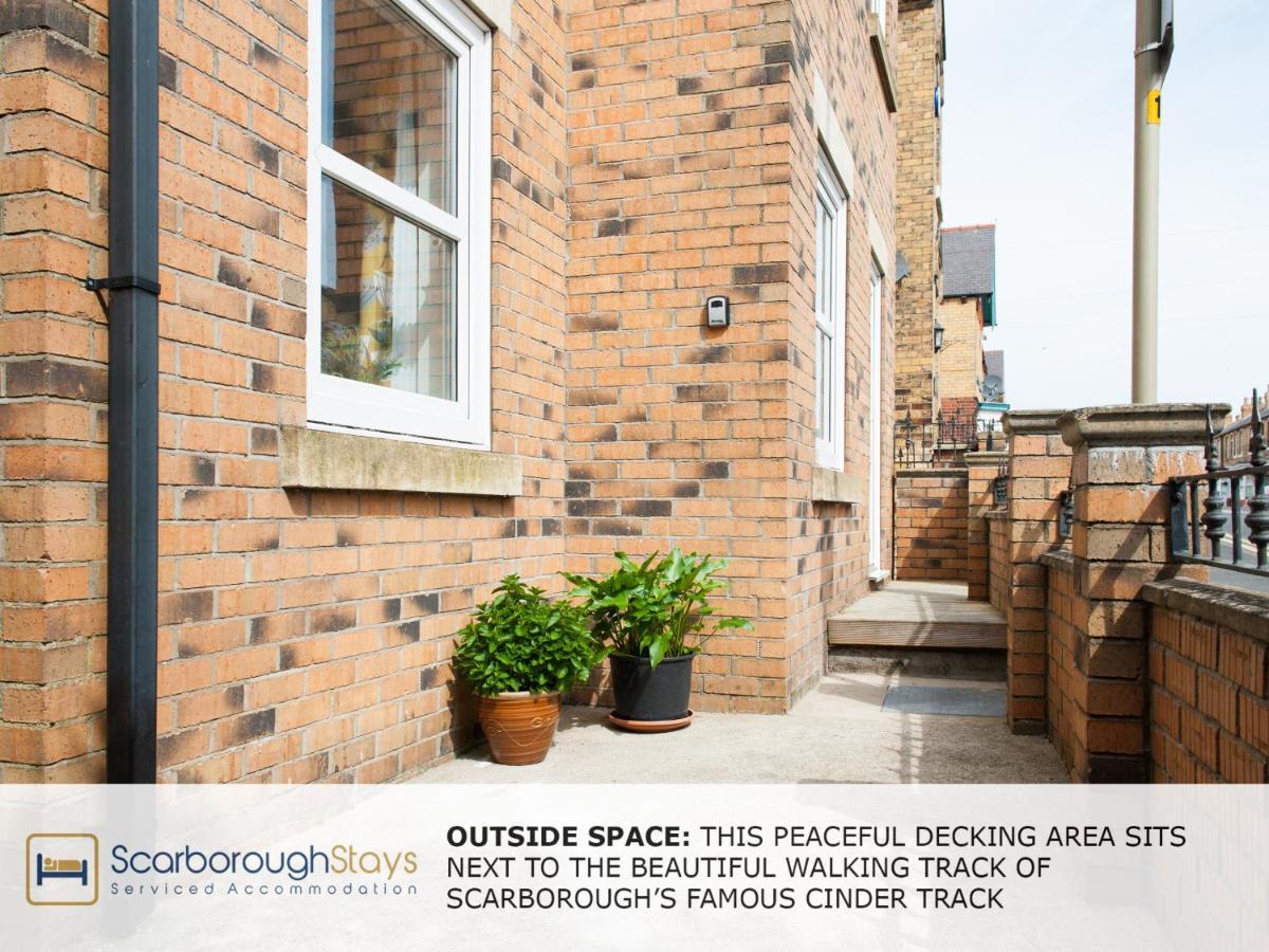 Candler Lodge - 3 Bedroom Townhouse With Parking - Patio Area & Seating Scarborough Kültér fotó