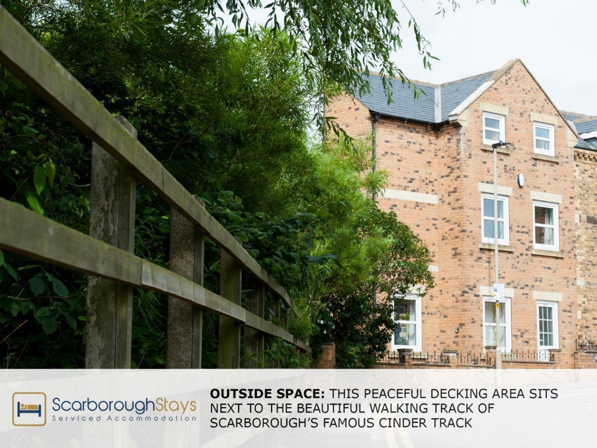 Candler Lodge - 3 Bedroom Townhouse With Parking - Patio Area & Seating Scarborough Kültér fotó